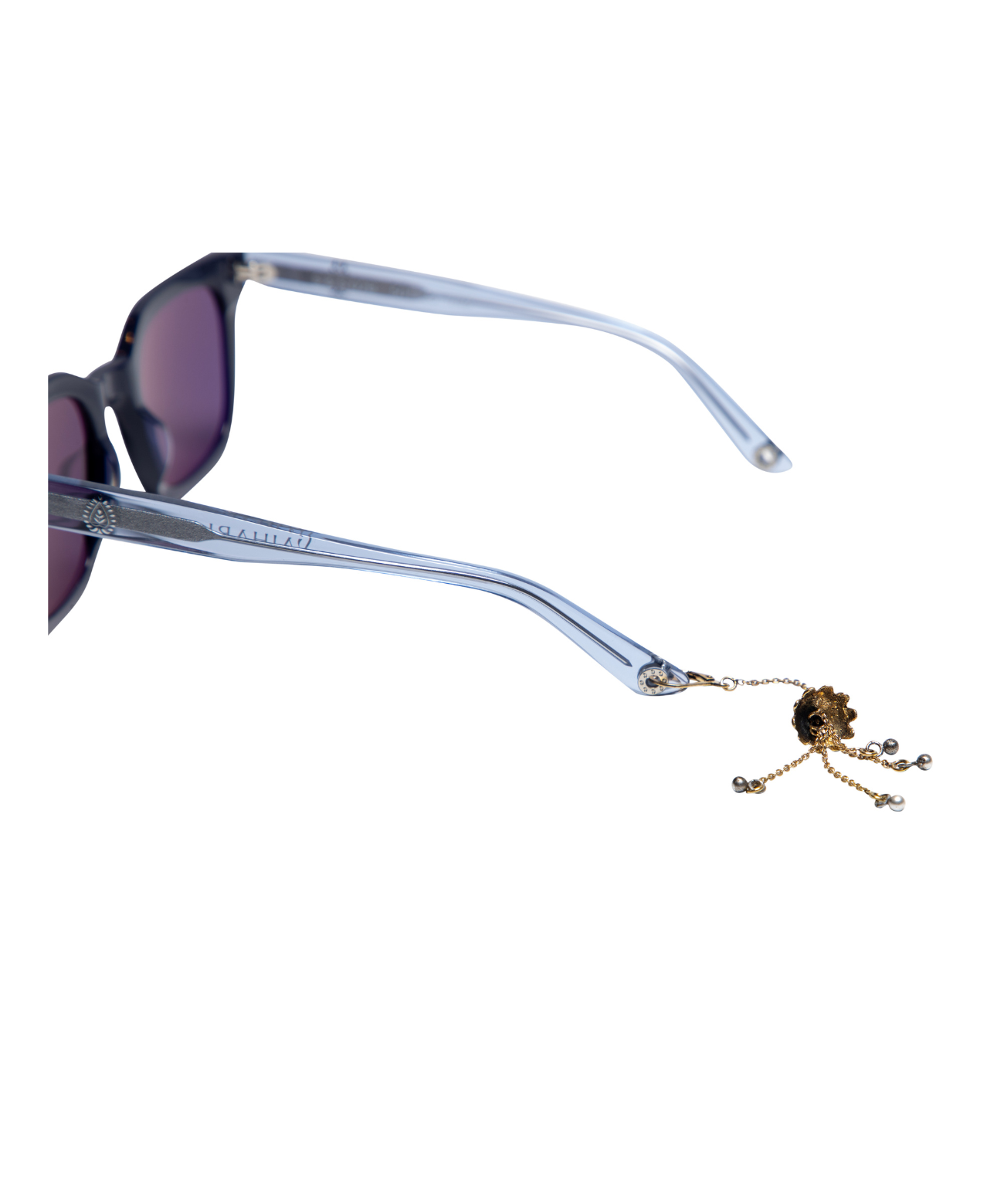 Sunglasses with a decorative chain
